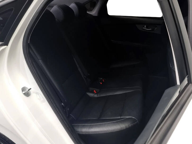 كيا سيراتو كوب Interior 