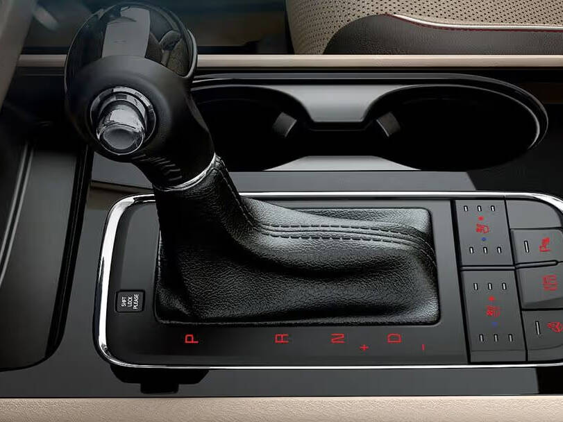 كيا جراند كارنفال Interior 