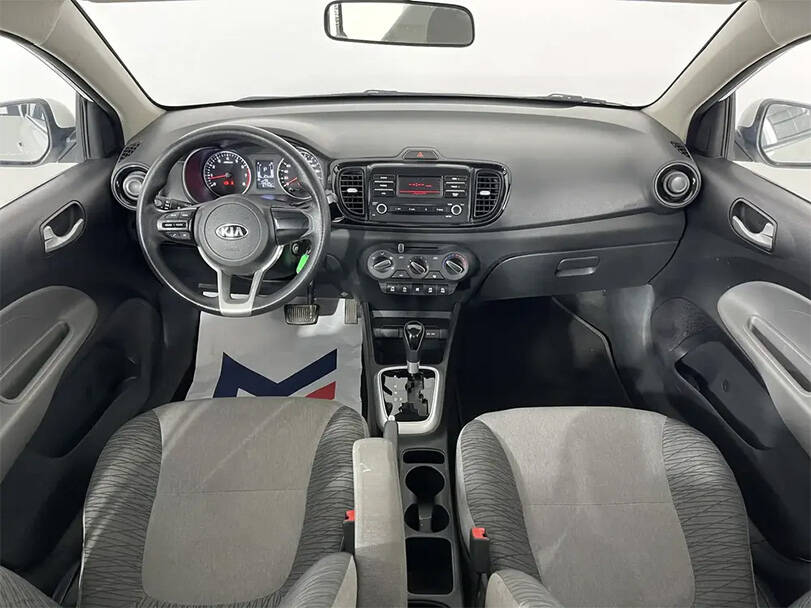 كيا بيغاس Interior 