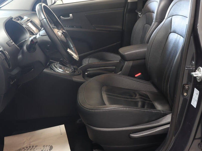 كيا سبورتاج الجيل الثالث (SL) Interior 