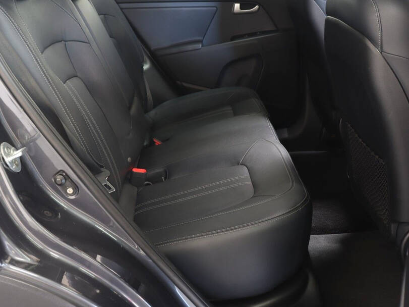 كيا سبورتاج الجيل الثالث (SL) Interior 