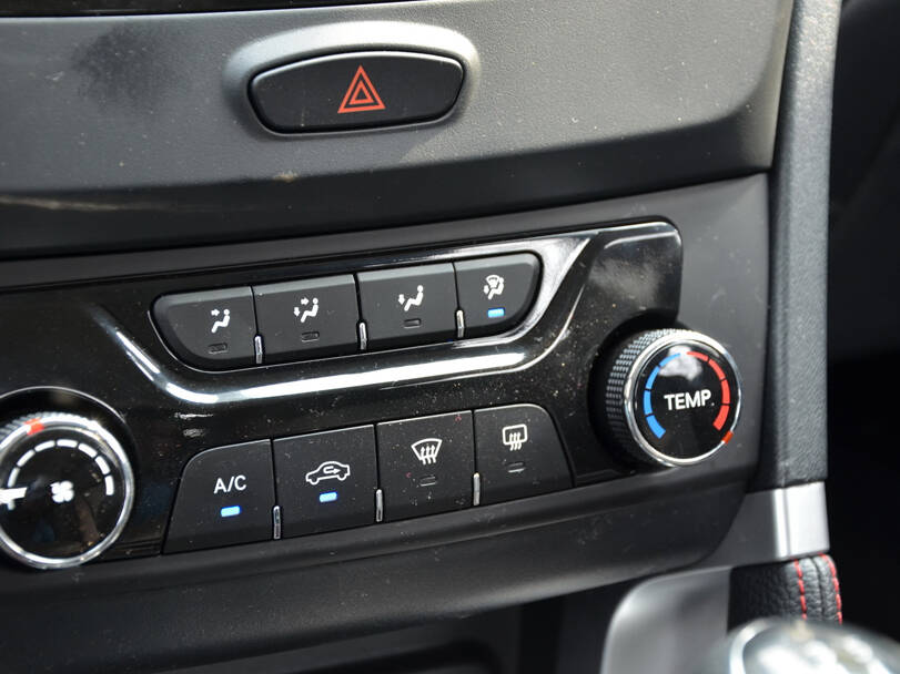 BAIC X55 1st Generation Interior 