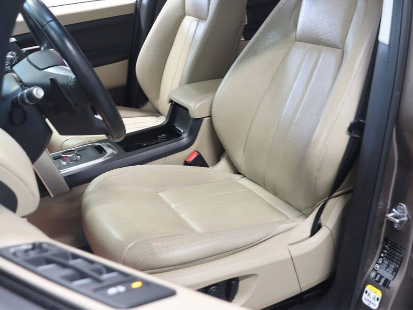 Land Rover Discovery Sport 2025 Interior 