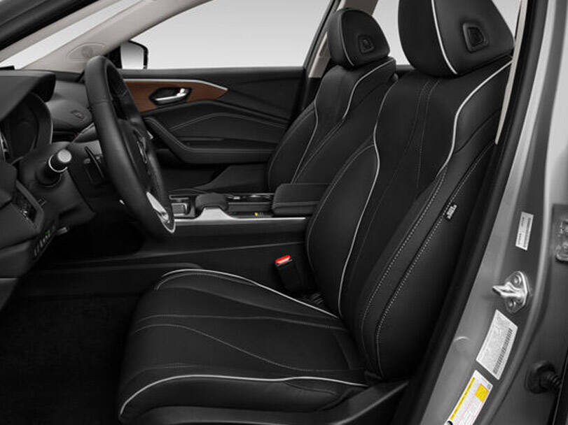 أكيورا تي إل إكس 2025 Interior 