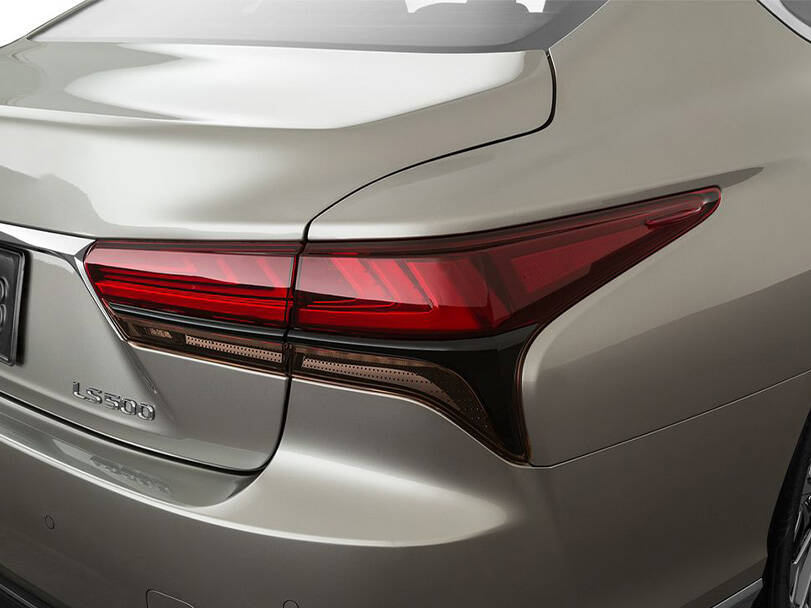 لكزس إل إس 2025 Exterior 