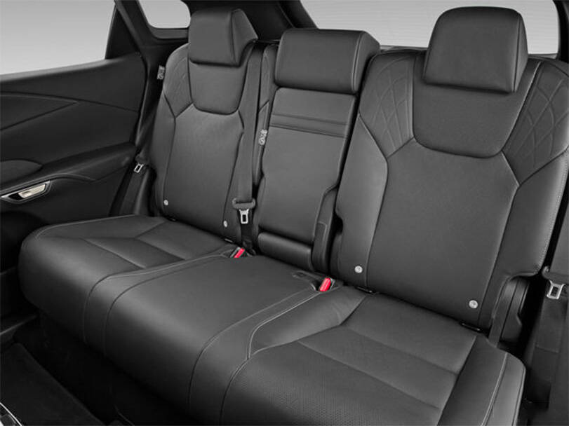لكزس آر إكس 2025 Interior 