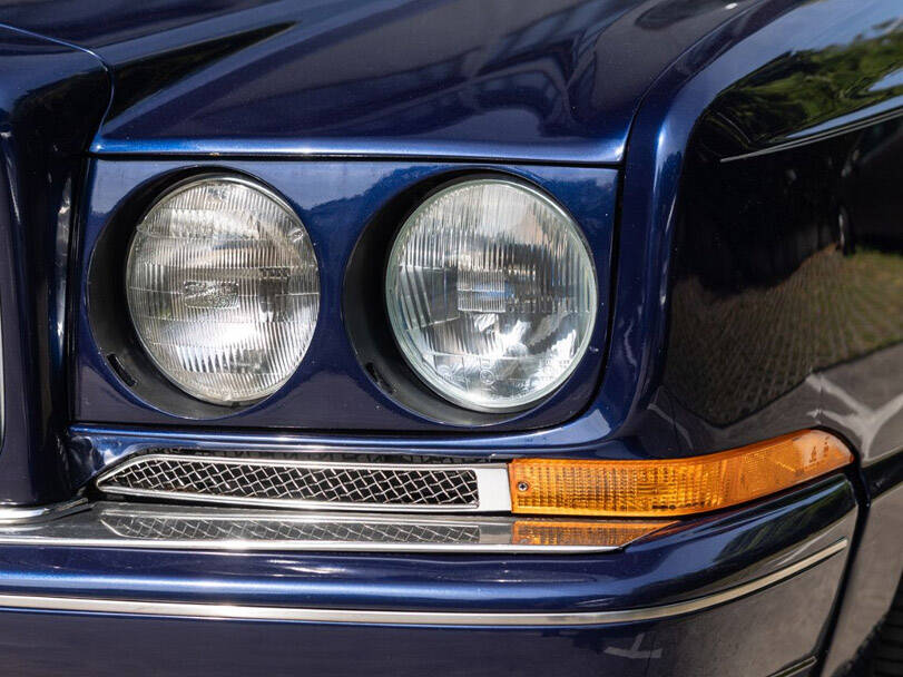 Bentley Azure 1st Generation Exterior 