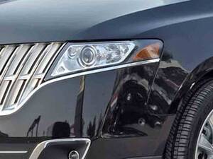Lincoln MKT Exterior 