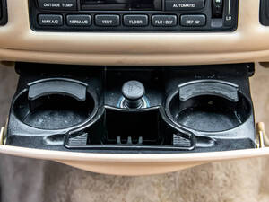 لينكون تاون كار الداخلية 