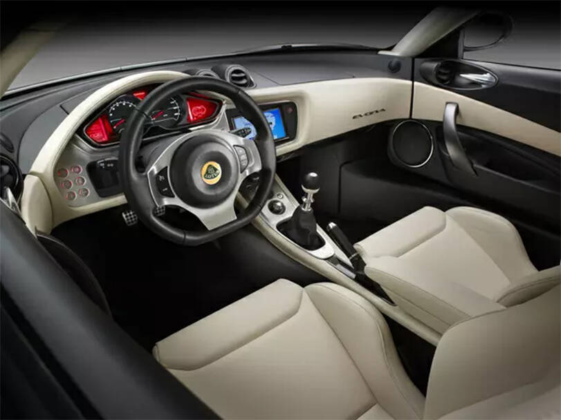 لوتس إفورا Interior 