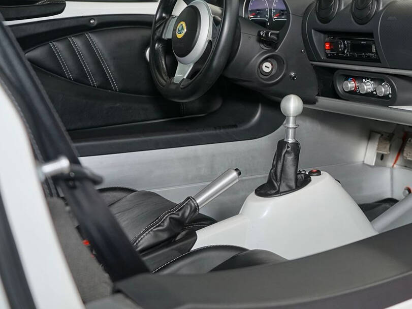 لوتس إكسيج Interior 