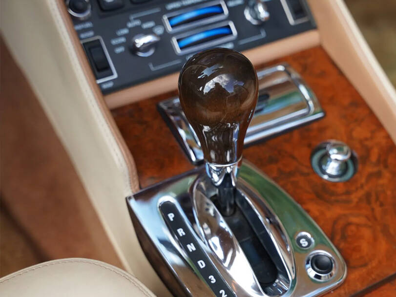بنتلي كونتيننتال الجيل الأول Interior 