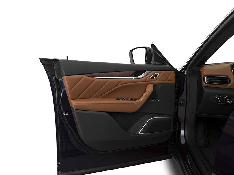 مازيراتي ليڤانتي Interior 