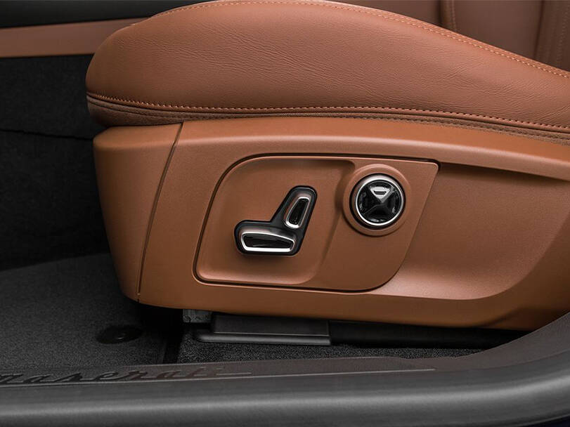 مازيراتي ليڤانتي Interior 