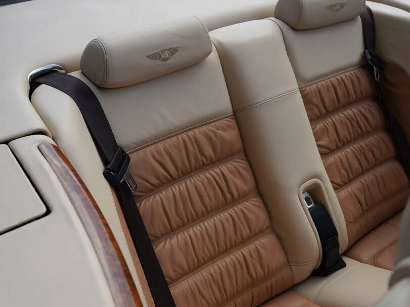 بنتلي كونتيننتال الجيل الأول Interior 