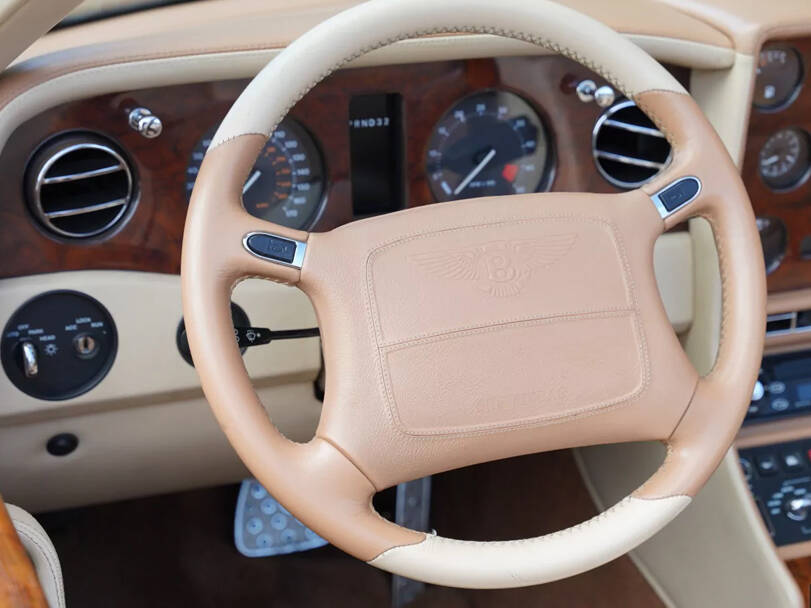 بنتلي كونتيننتال الجيل الأول Interior 