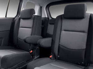 مازدا ٥ الداخلية 