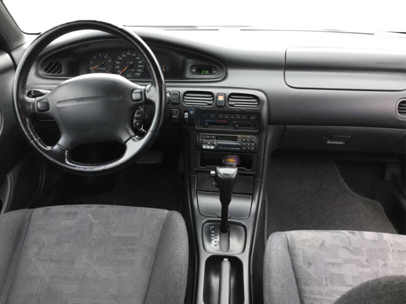 مازدا ٦٢٦ الجيل الخامس Interior 