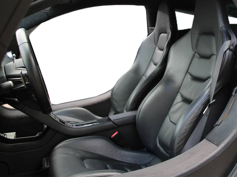 ماكلارين ١٢ سي Interior 