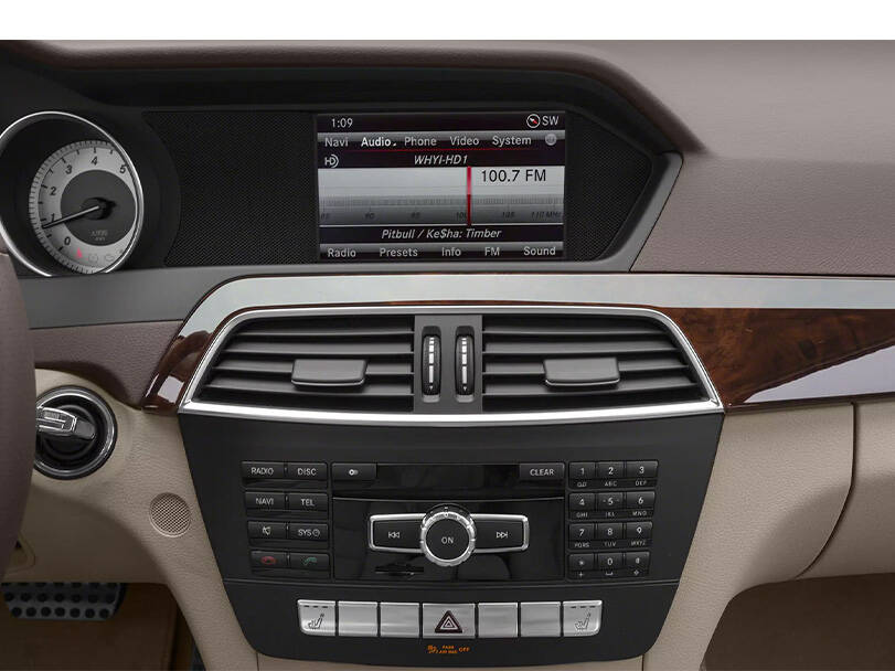 مرسيدس بنز سي كلاس Interior 