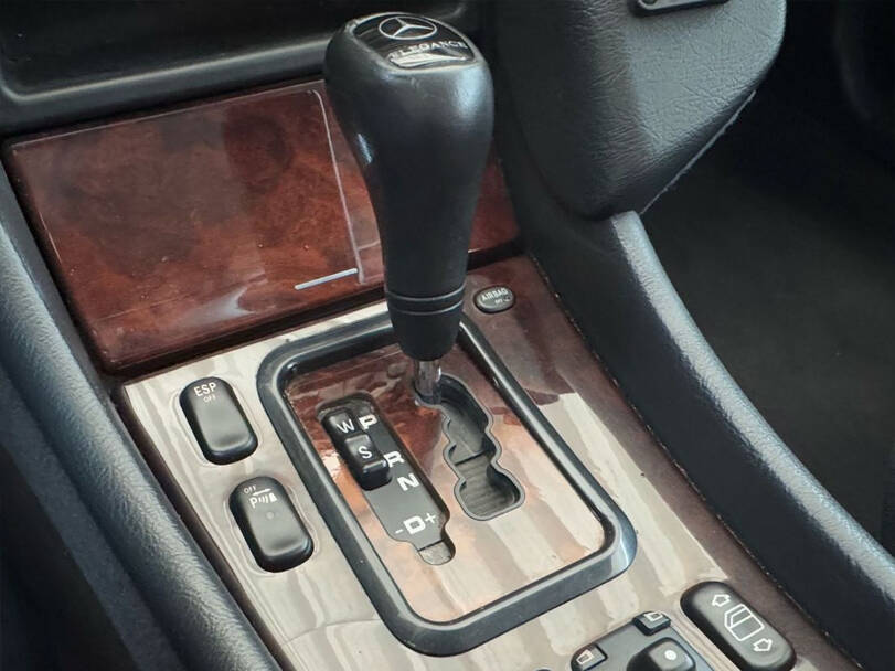 Mercedes Benz CLK Class 1st Generation Interior 