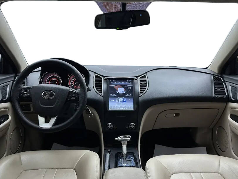 بيستون بي ٥٠ الجيل الأول Interior 