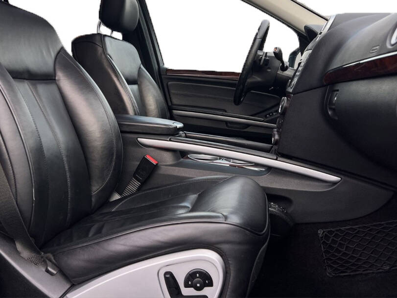 مرسيدس بنز جي إل كلاس Interior 