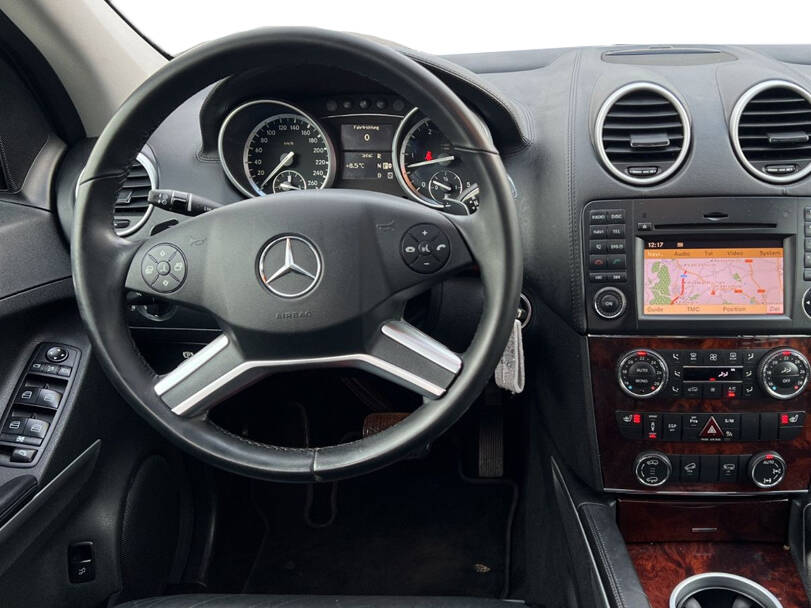 مرسيدس بنز جي إل كلاس Interior 
