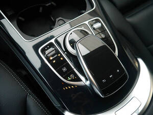 مرسيديس بنز GLC كلاس الداخلية 