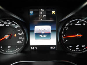 مرسيديس بنز GLC كلاس الداخلية 