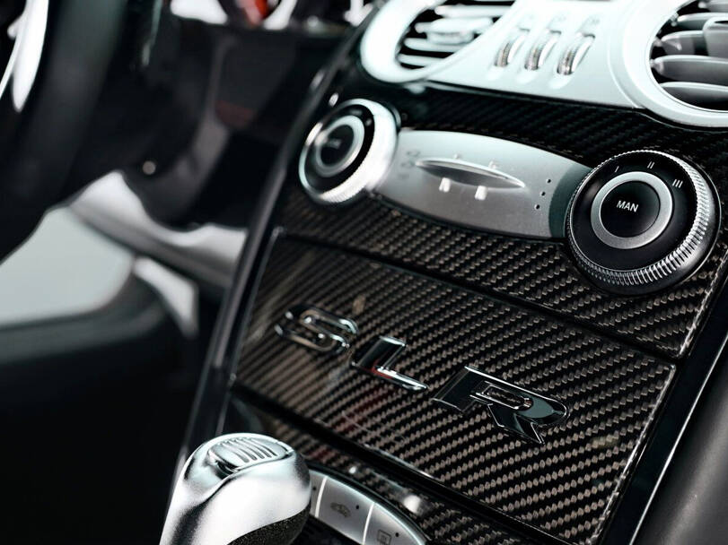 مرسيدس بنز إس إل آر Interior 