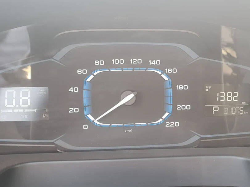 إم جي ٣٦٠ Interior 