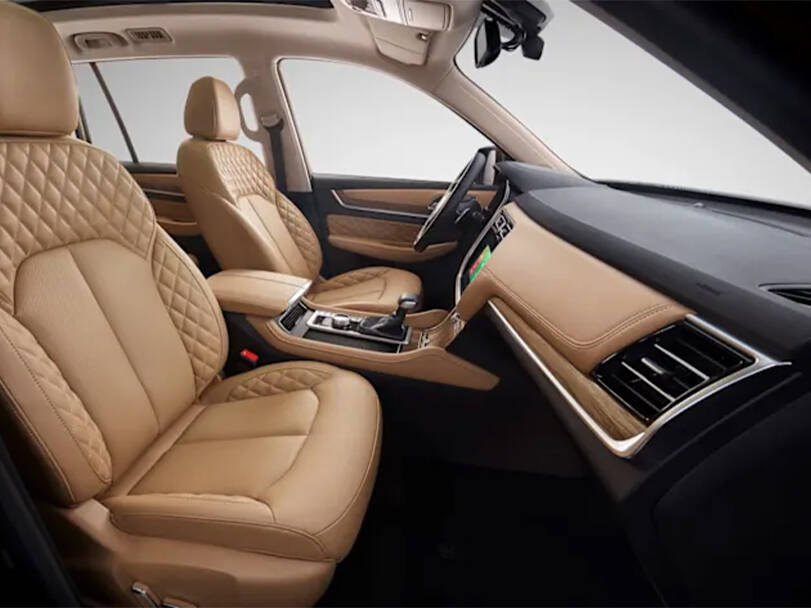 إم جي آر إكس ٨ 2025 Interior 