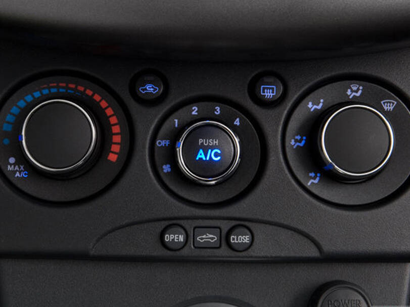 Mitsubishi Eclipse Interior 