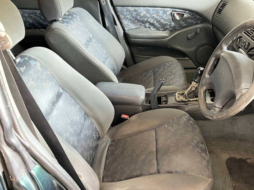 Mitsubishi Magna Interior 