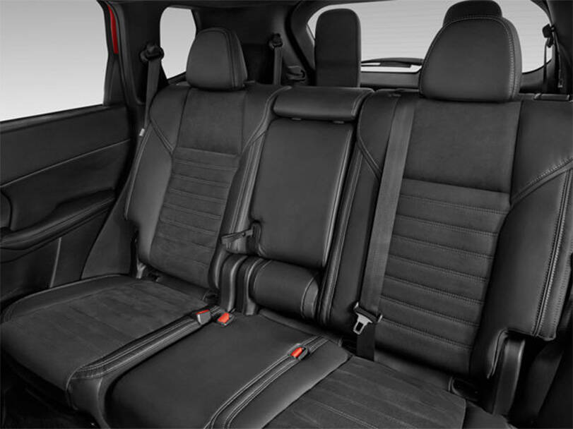 ميتسوبيشي أوتلاندر Interior 