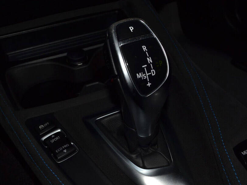 بي ام دبليو ٢ سيريز الجيل الأول (F22) Interior 