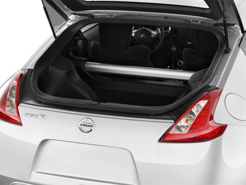 نيسان ٣٧٠ زد Interior 