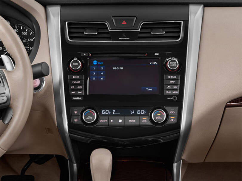 نيسان ألتيما Interior 