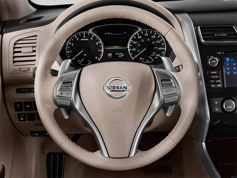 نيسان ألتيما Interior 