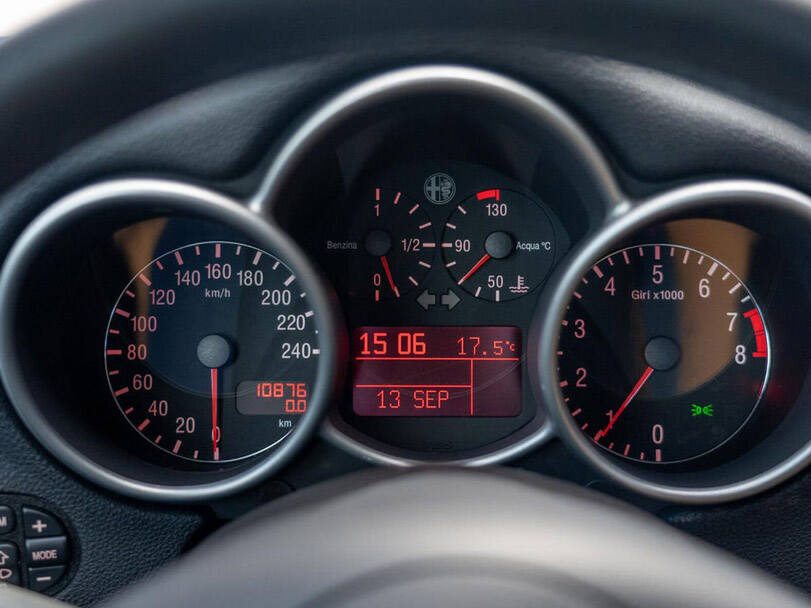 ألفا روميو 147 Interior 