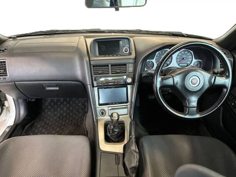 نيسان جي تي آر Interior 