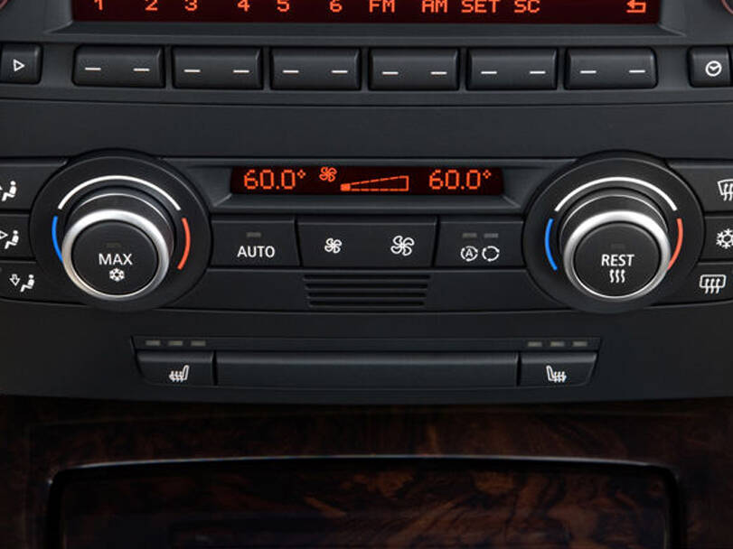 بي ام دبليو ٣ سيريز الجيل الخامس (E90) Interior 