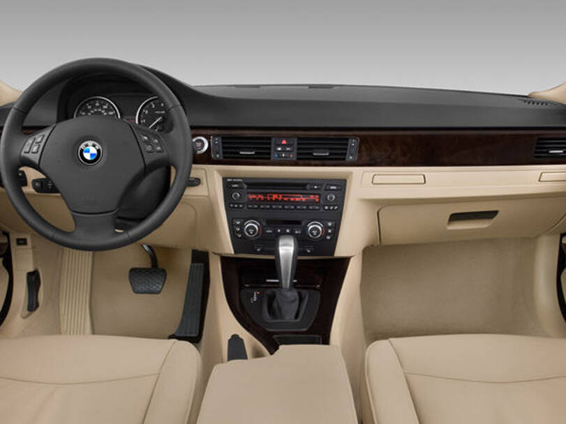 بي ام دبليو ٣ سيريز الجيل الخامس (E90) Interior 