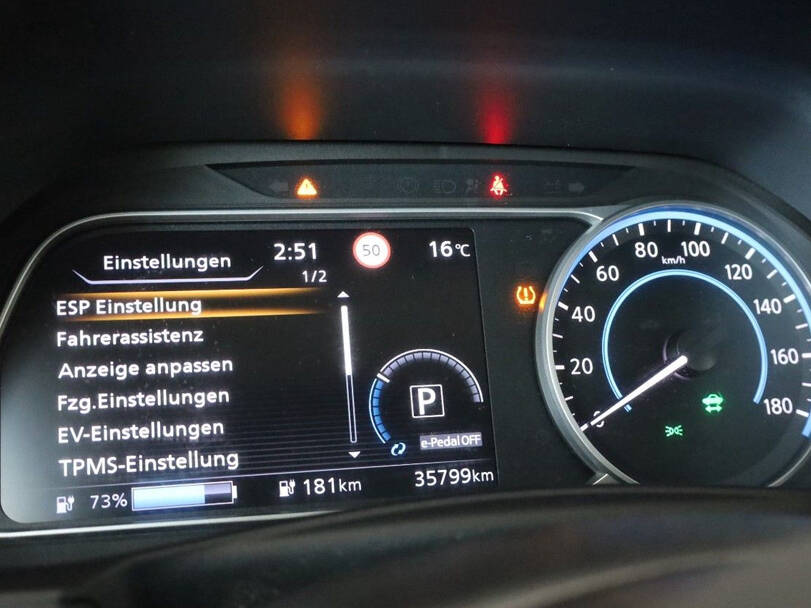 نيسان ليف 2025 Interior 