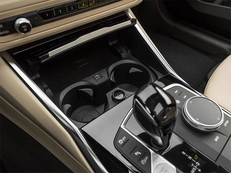 بي ام دبليو ٣ سيريز 2025 Interior 