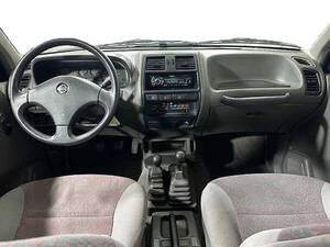 نيسان تيرانو الداخلية 