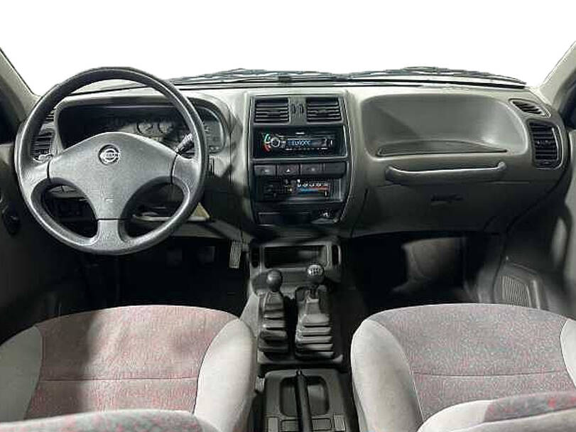 نيسان تيرانو Interior 