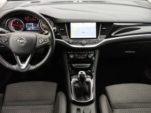 أوبل أسترا الداخلية 