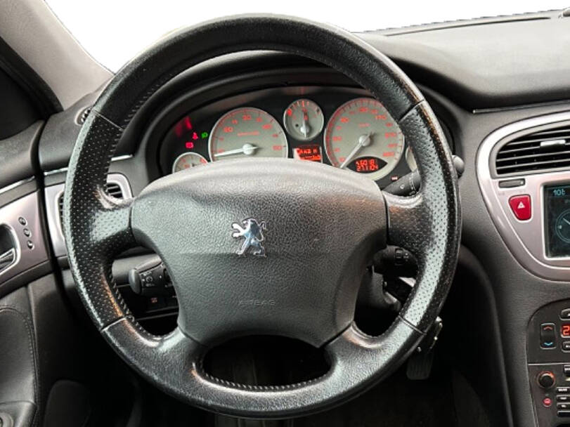 بيجو ٦٠٧ Interior 